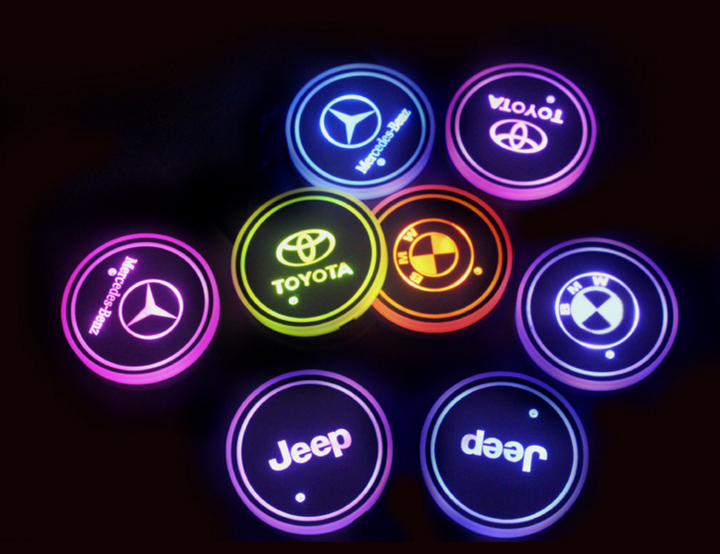 Vente Chaude!-La Tasse De Logo De Voiture Menée Allume Le Support Usb Chargeant 7 Couleurs Changeantes