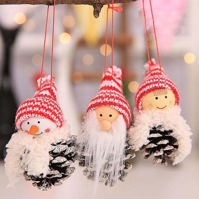 Ornements De Noël Suspendus Poupée De Noël Cône De Pin