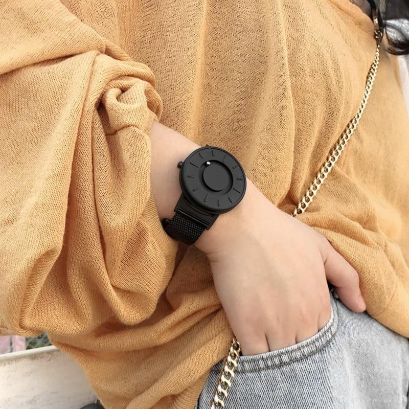 Montre-Bracelet À Roulement Magnétique