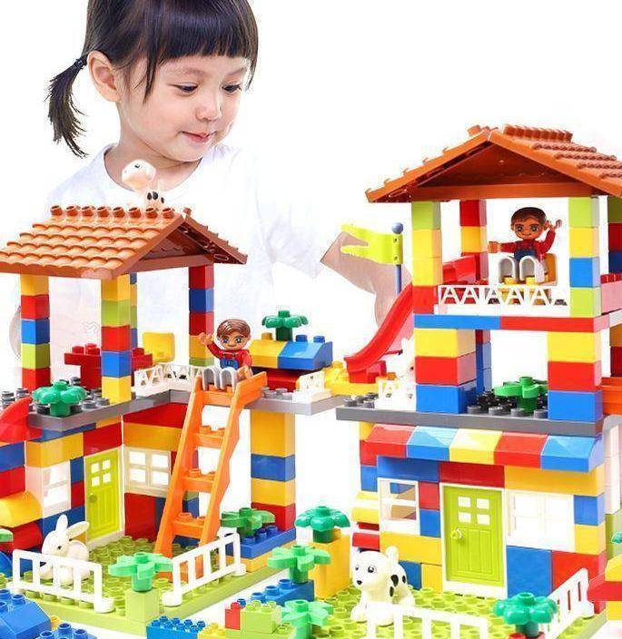 Château De Lego Coloré Pour Les Enfants